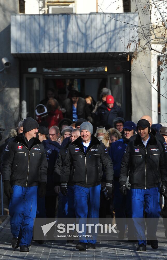 Soyuz TMA-07M manned spacecraft gets ready for launch