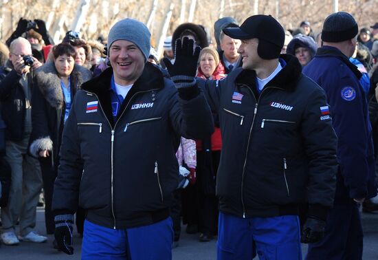 Soyuz TMA-07M manned spacecraft gets ready for launch