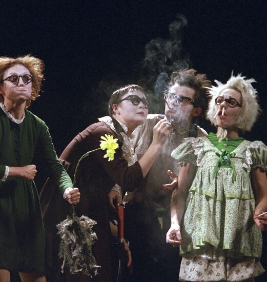 A scene from "Semianyki" play at Litsedei Clown-mime theater