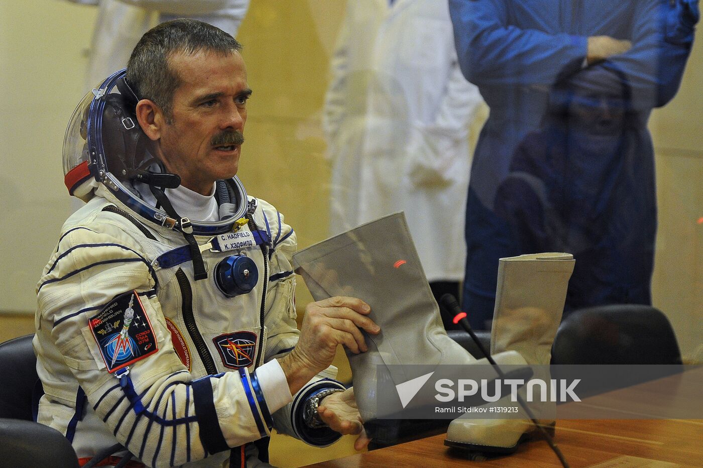 Getting ready to launch Soyuz TMA-07M manned spacecraft