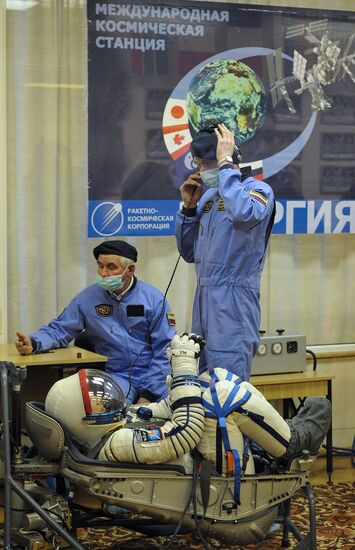 Getting ready to launch Soyuz TMA-07M manned spacecraft