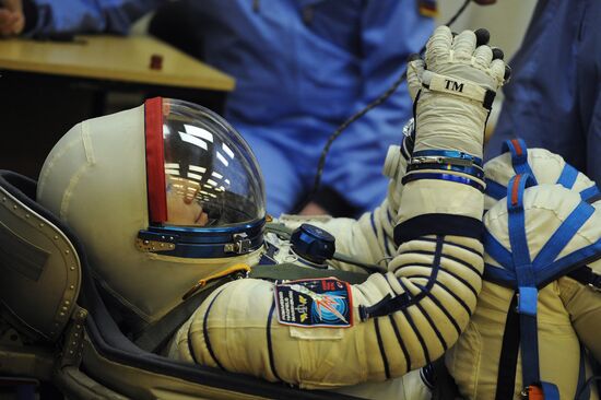 Getting ready to launch Soyuz TMA-07M manned spacecraft