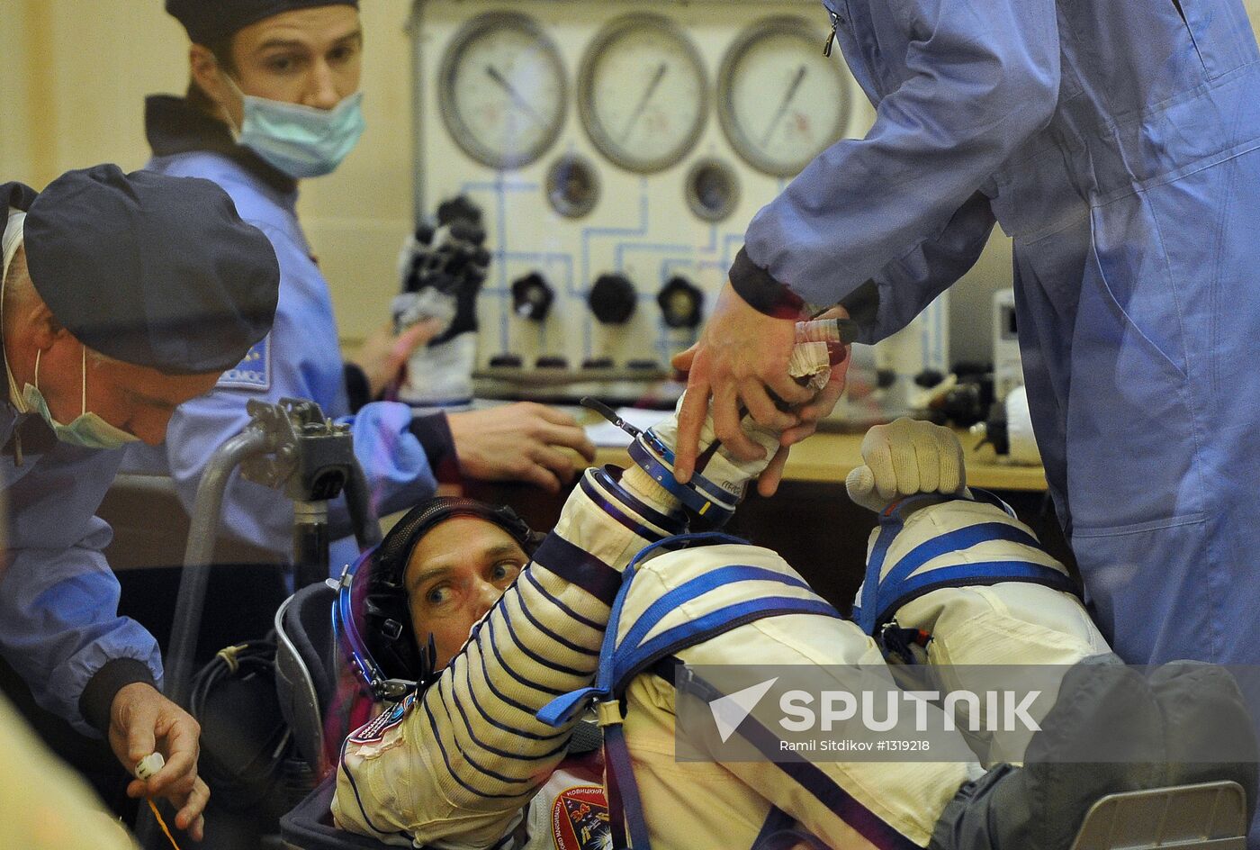 Getting ready to launch Soyuz TMA-07M manned spacecraft