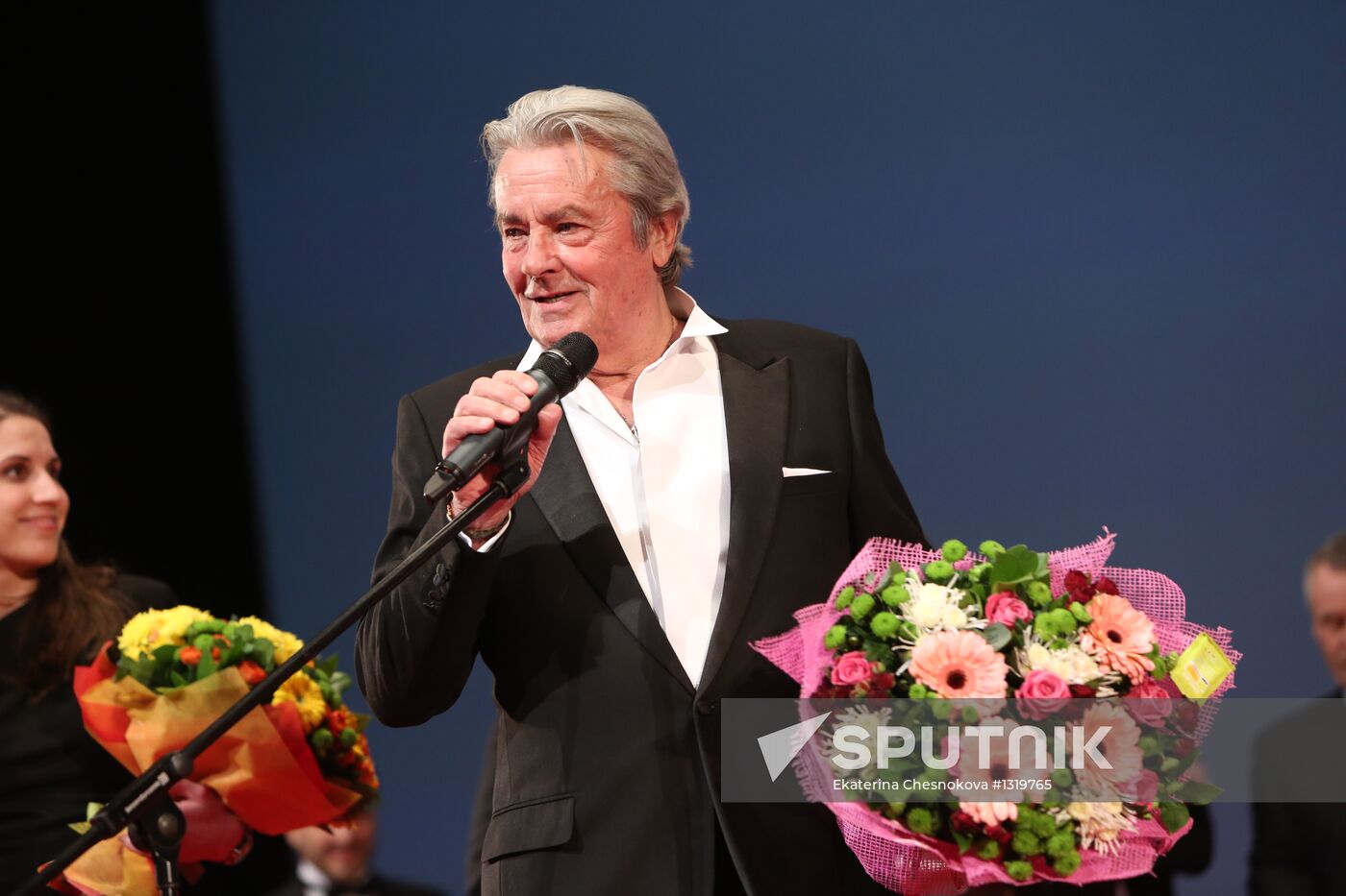 "Happy New Year, Mothers!" film premiere