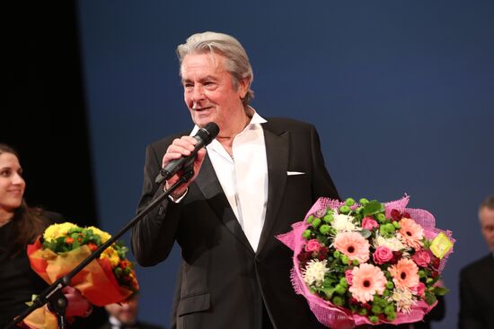 "Happy New Year, Mothers!" film premiere