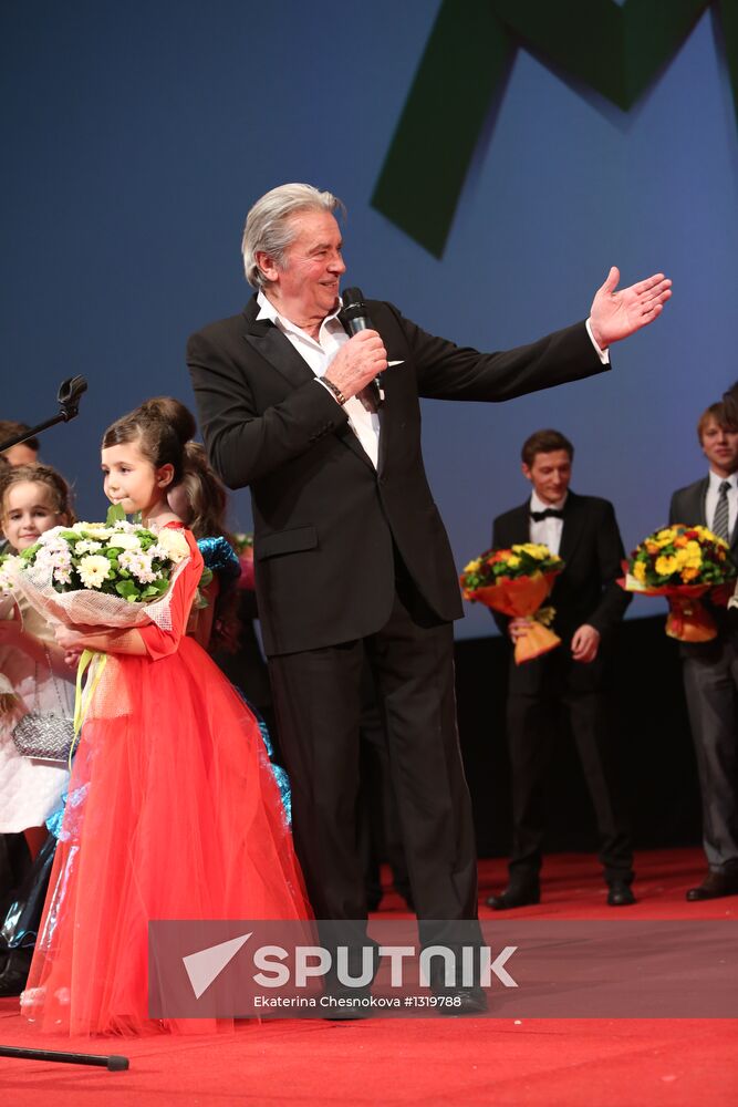 "Happy New Year, Mothers!" film premiere