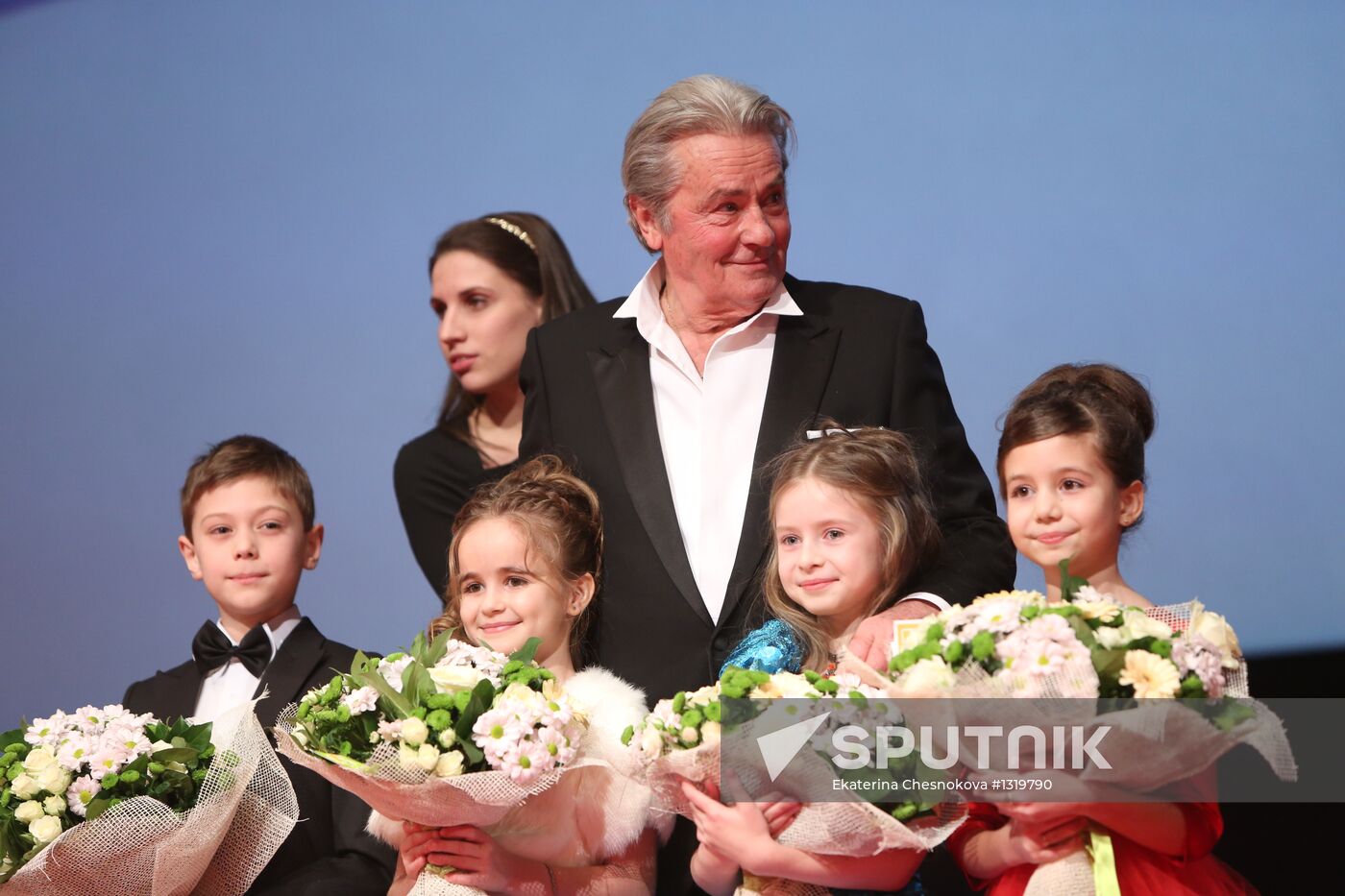 "Happy New Year, Mothers!" film premiere