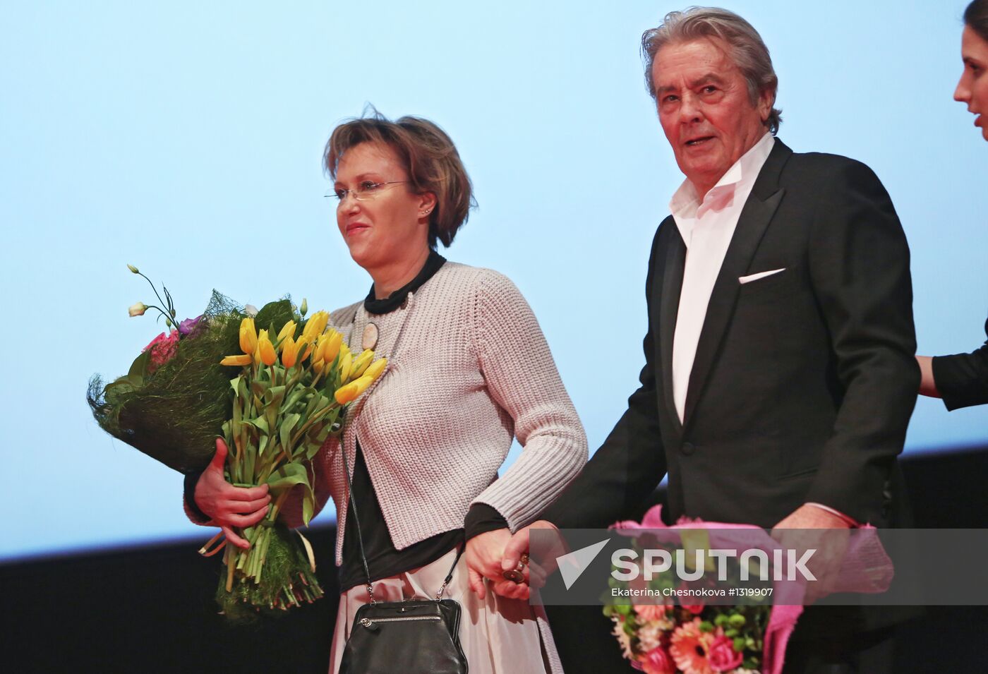 "Happy New Year, Mothers!" film premiere