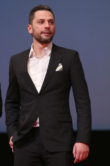 "Happy New Year, Mothers!" film premiere