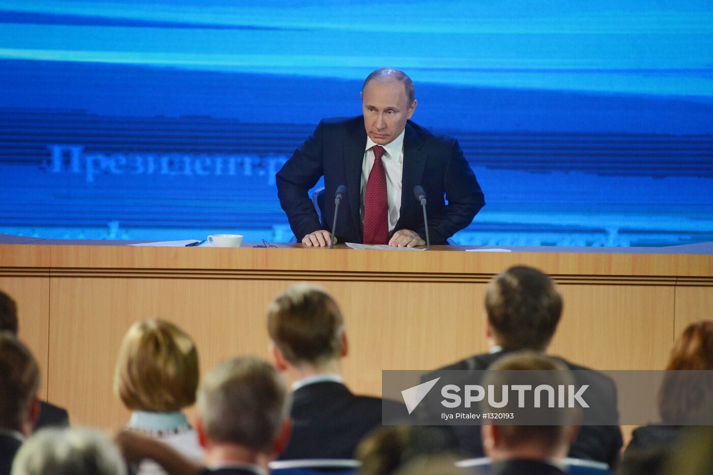 Vladimir Putin gives news conference