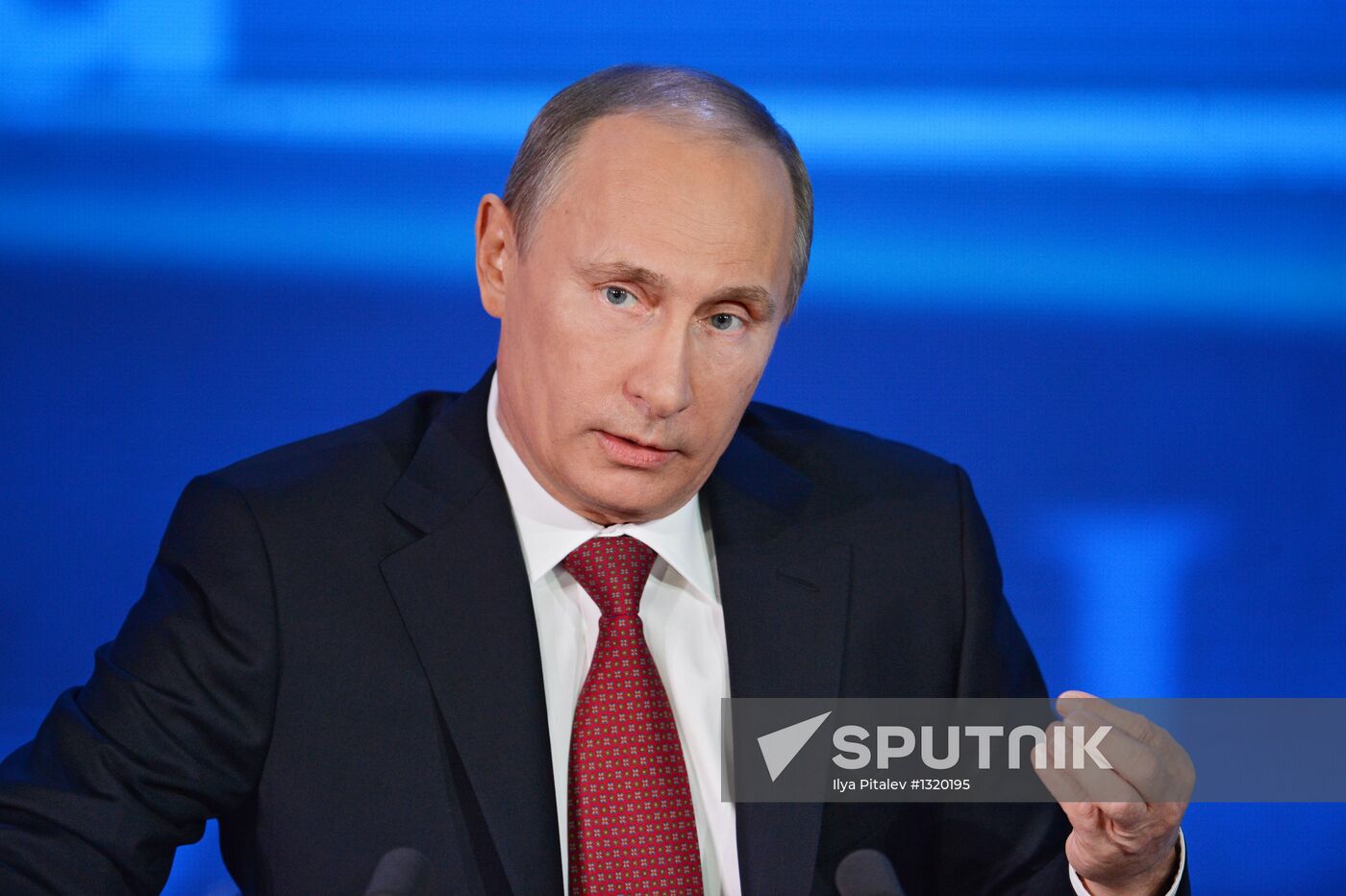 Vladimir Putin gives news conference