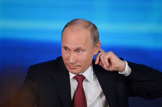Vladimir Putin gives news conference