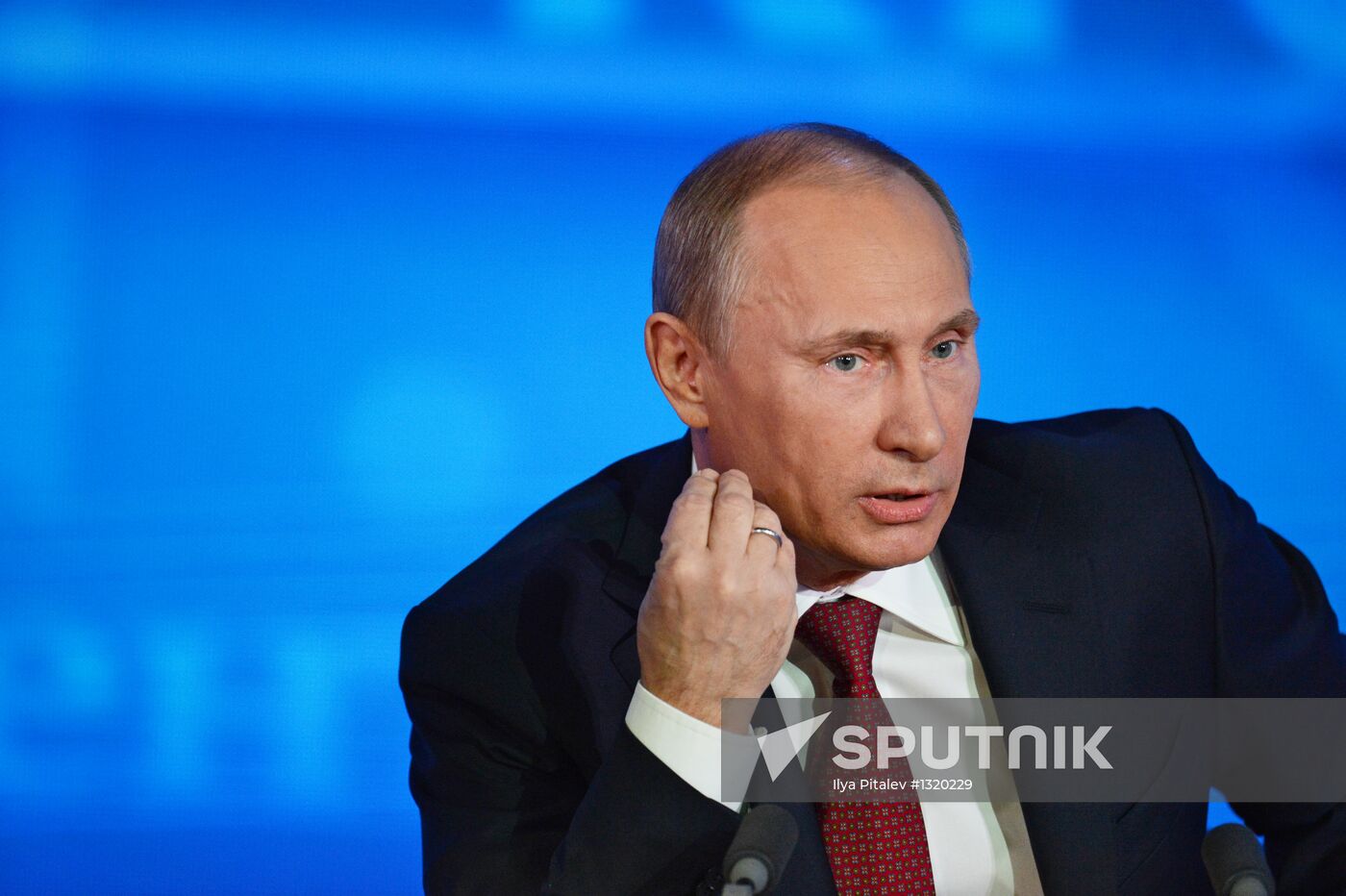 Vladimir Putin gives news conference