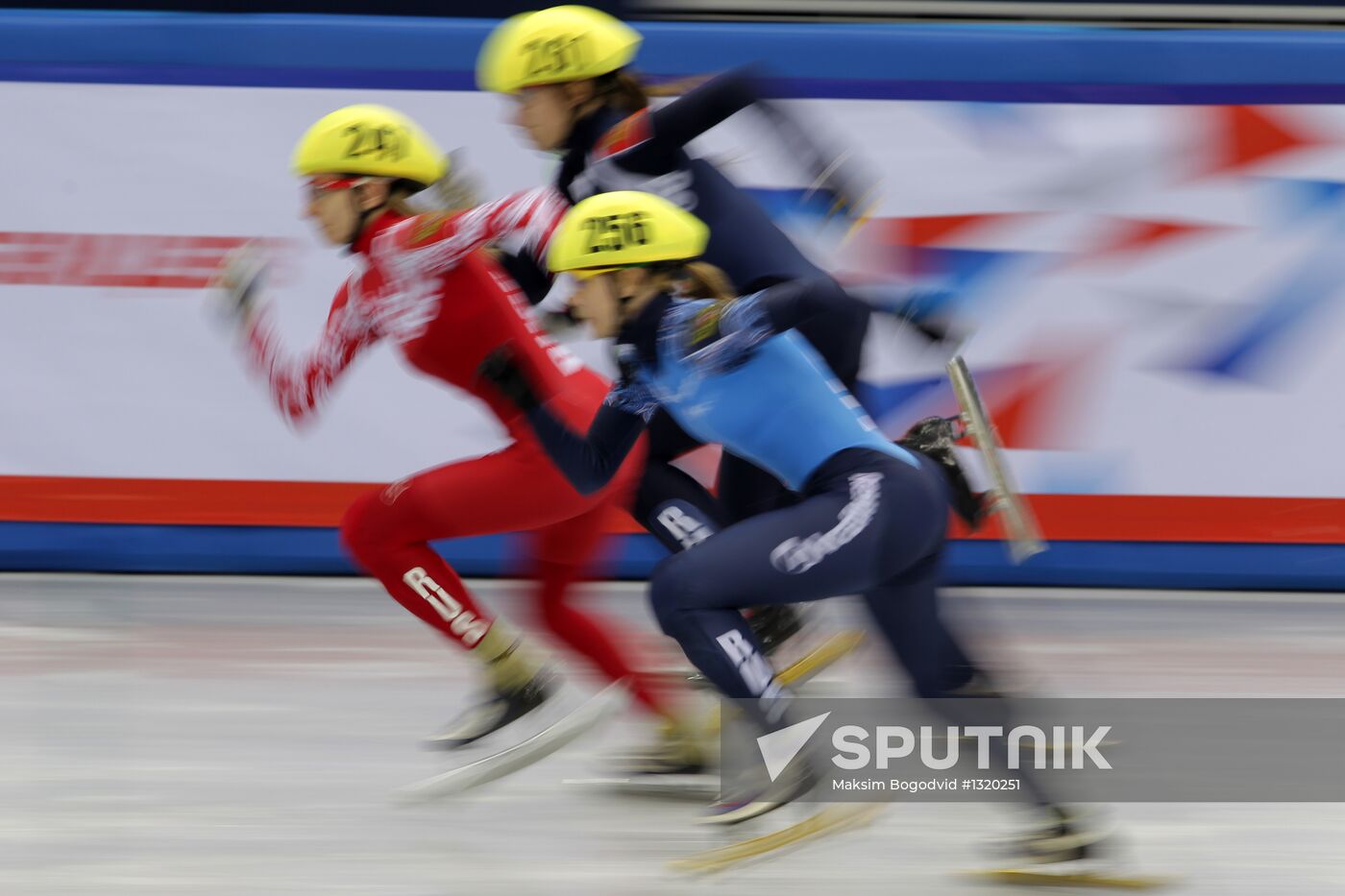 Russian short track speed skating championships. Day Two