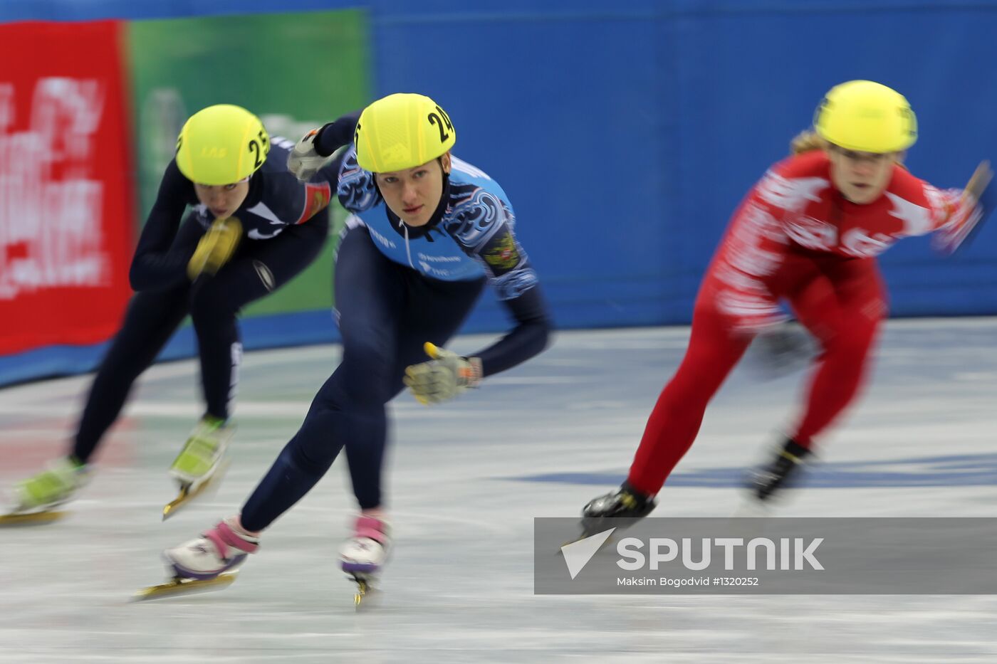 Russian short track speed skating championships. Day Two
