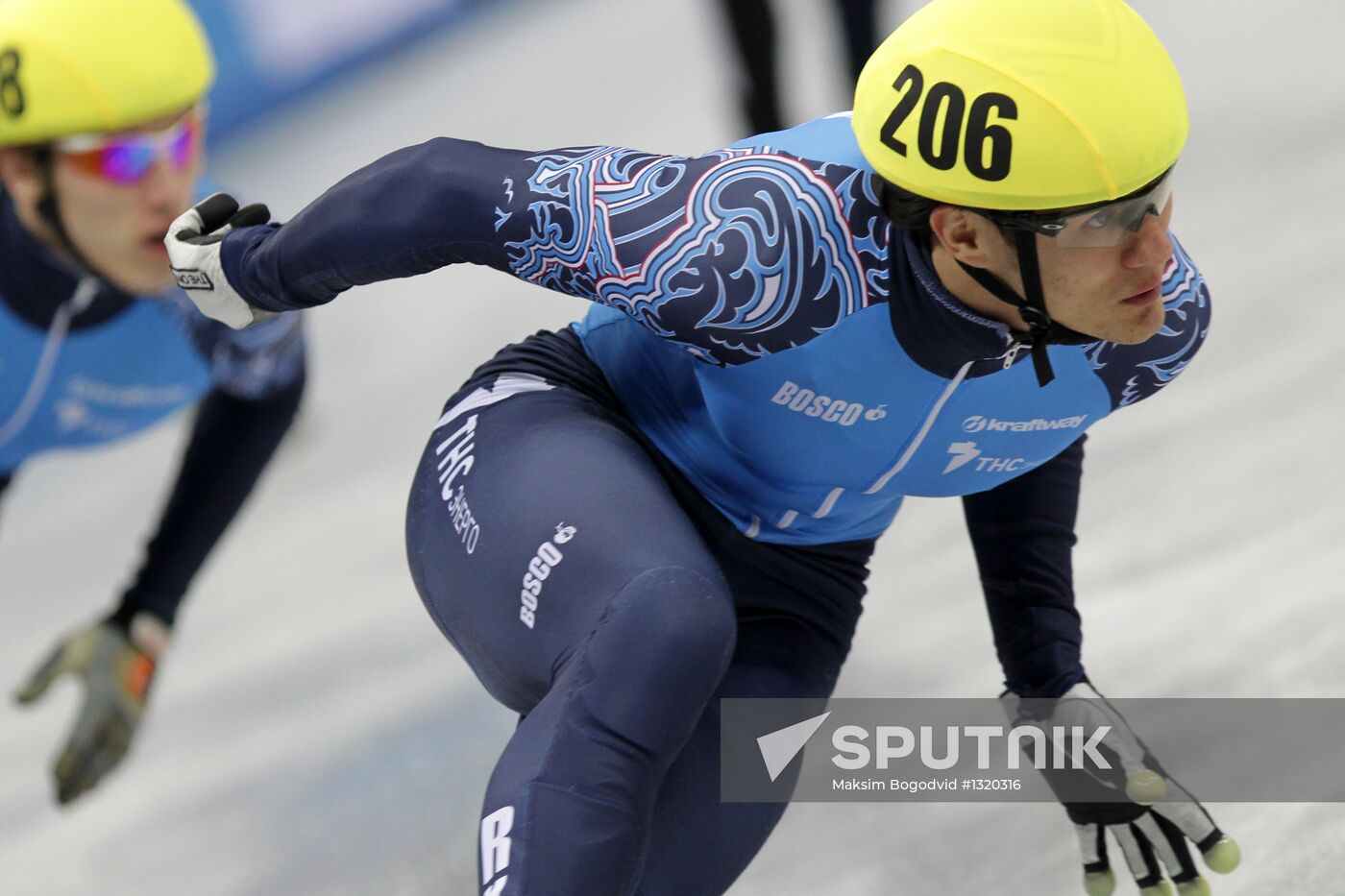 Russian short track speed skating championships. Day Two
