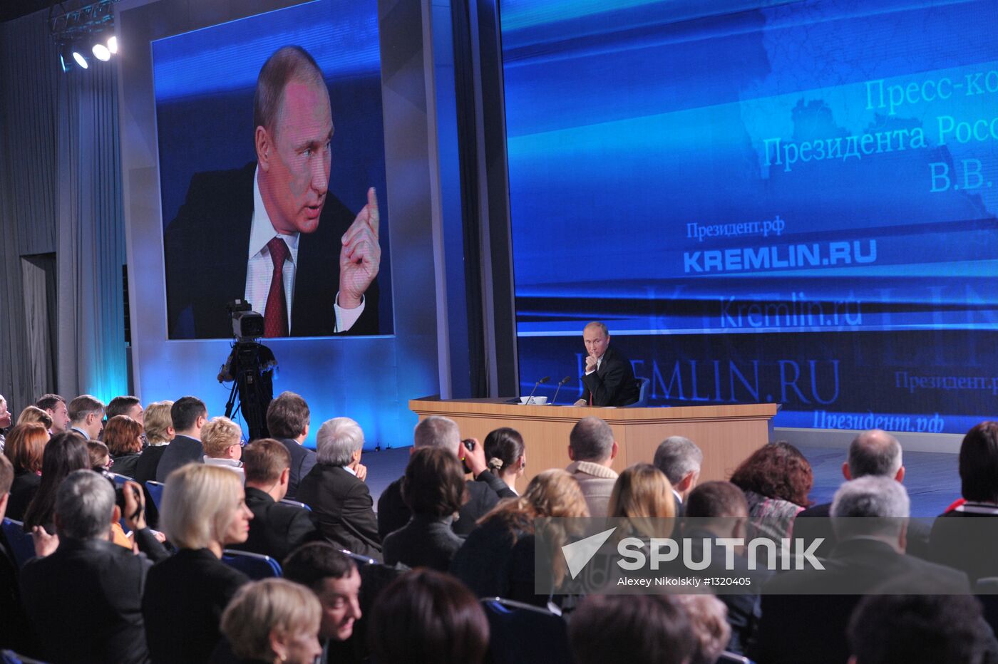 Vladimir Putin gives news conference