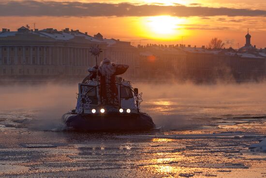 Father Frost is welcomed in St Petersburg