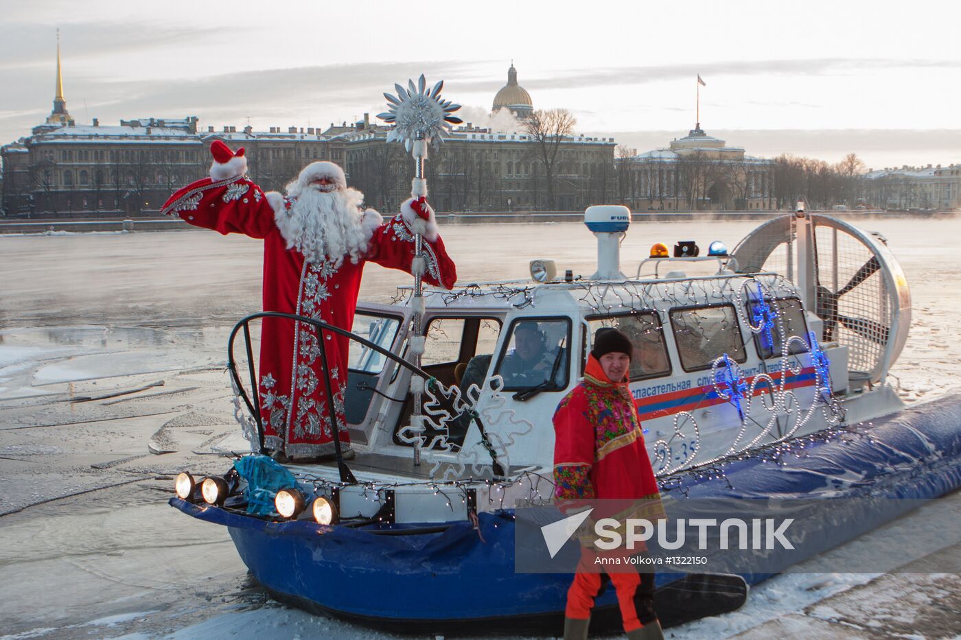 Father Frost is welcomed in St Petersburg