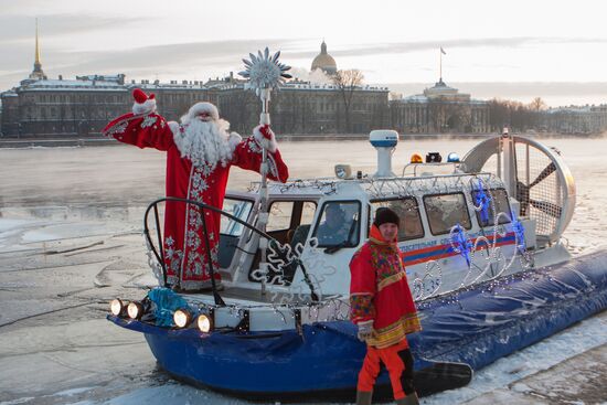 Father Frost is welcomed in St Petersburg