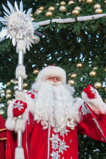 Father Frost is welcomed in St Petersburg