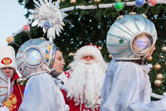 Father Frost is welcomed in St Petersburg
