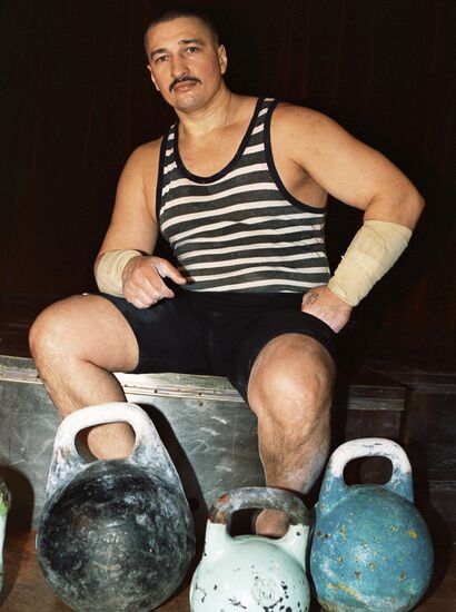 Heavy weightlifter Vladimir Sineglazov