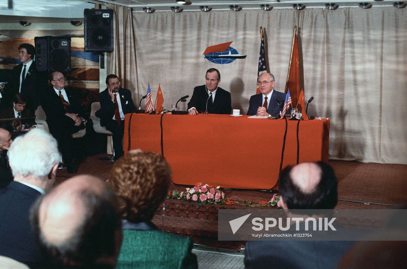 Mikhail Gorbachev and George Bush Senior