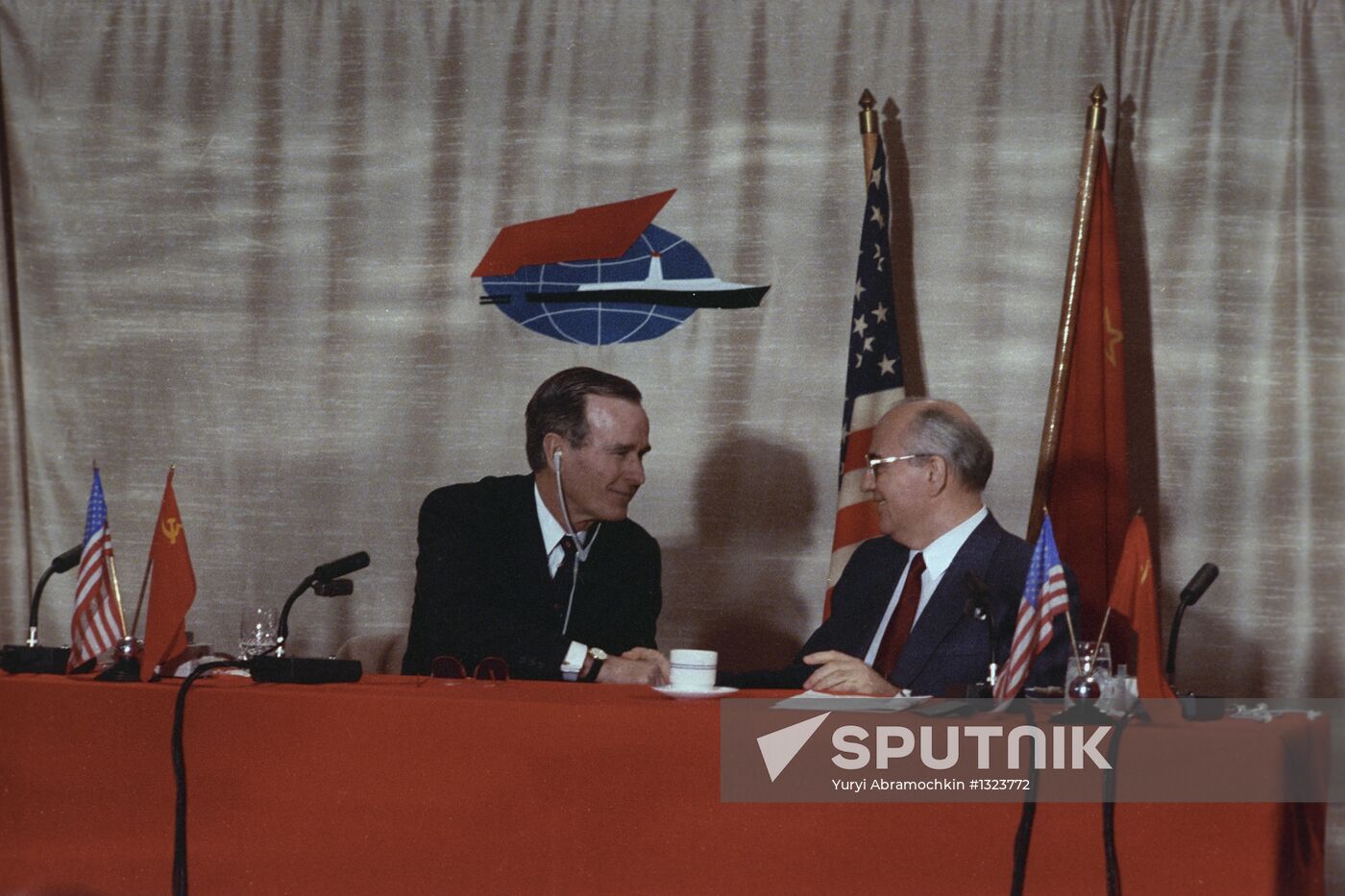 Mikhail Gorbachev and George Bush Senior