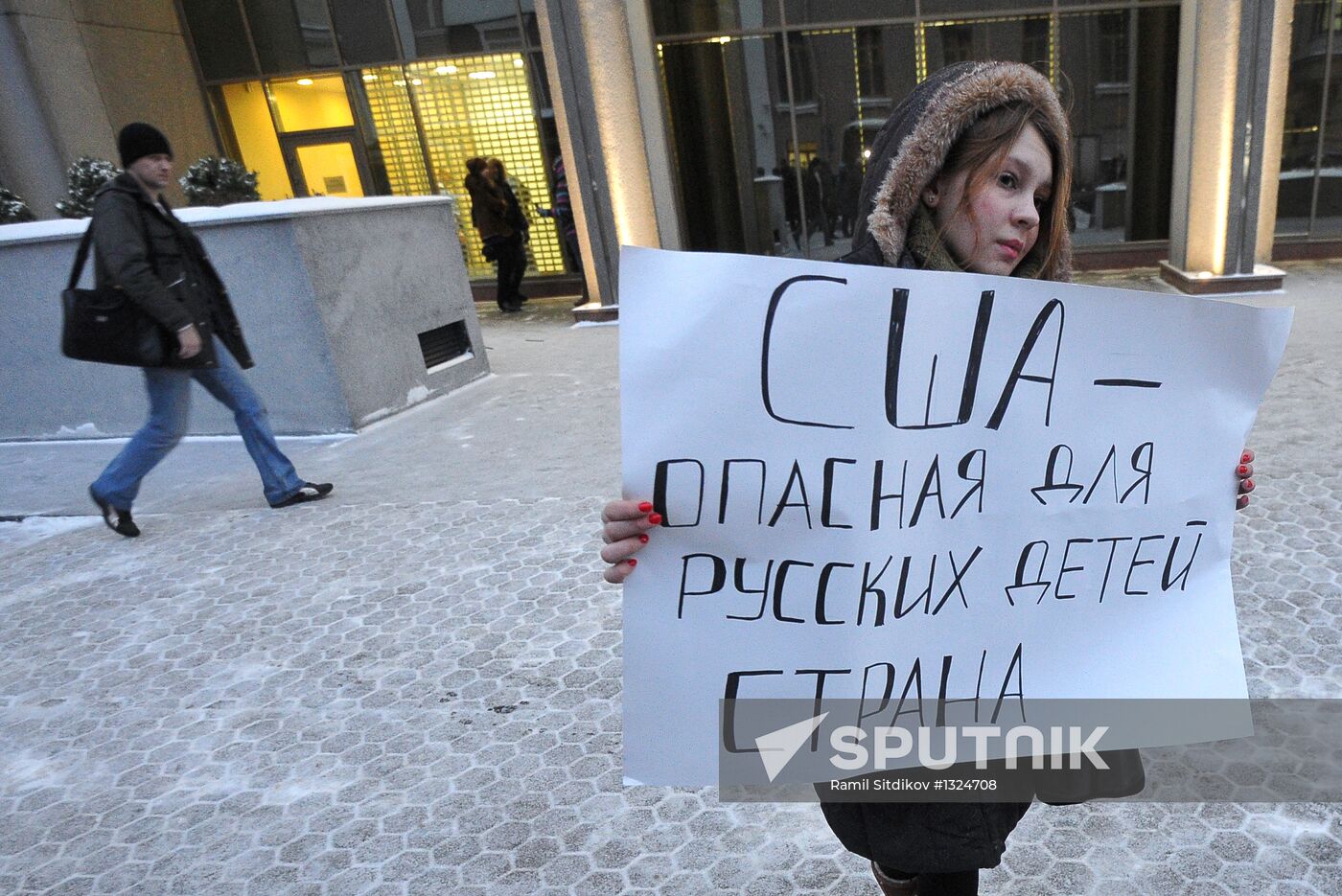 Single-person pickets in support of Dima Yakovlev Law