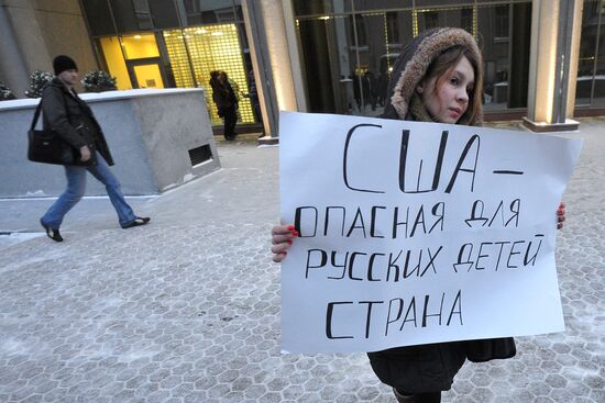 Single-person pickets in support of Dima Yakovlev Law