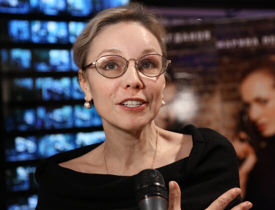 "Gentlemen, Good Luck!" premieres in Moscow