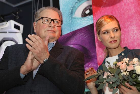 "Gentlemen, Good Luck!" premieres in Moscow