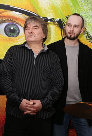 "Gentlemen, Good Luck!" premieres in Moscow