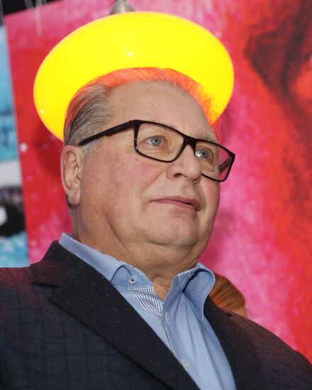 "Gentlemen, Good Luck!" premieres in Moscow