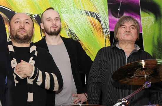 "Gentlemen, Good Luck!" premieres in Moscow