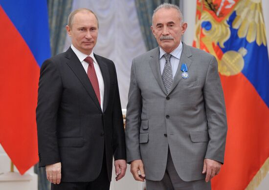 Vladimir Putin presents state awards at Moscow Kremlin