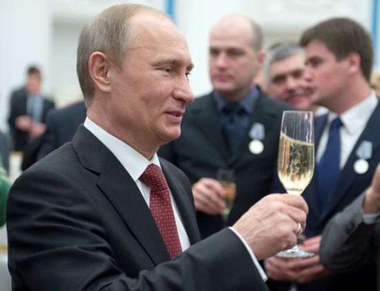 Vladimir Putin presents state awards at Moscow Kremlin