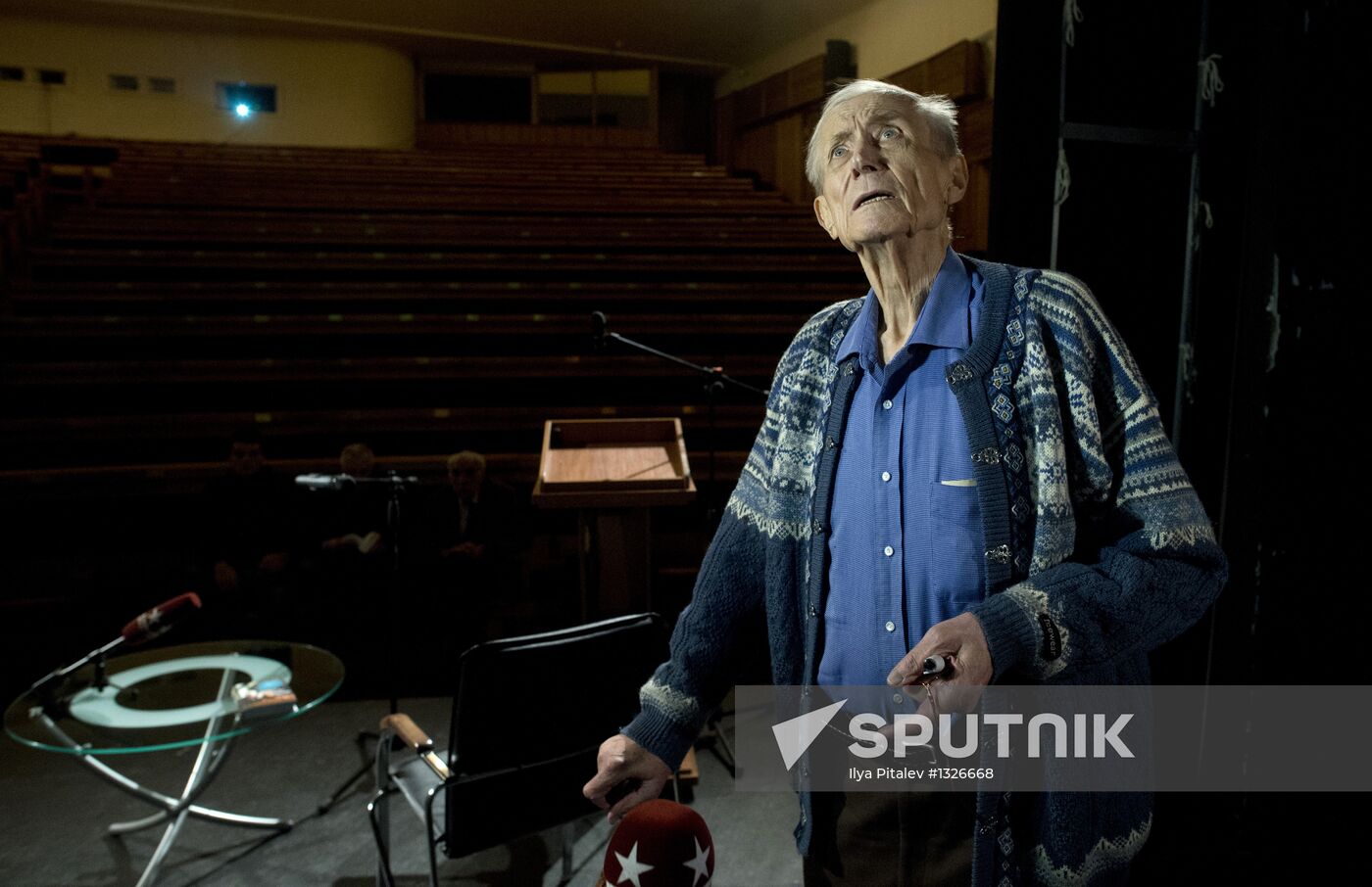 Poet Yevgeny Yevtushenko's poetic night