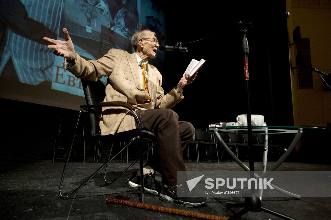 Poet Yevgeny Yevtushenko's poetic night