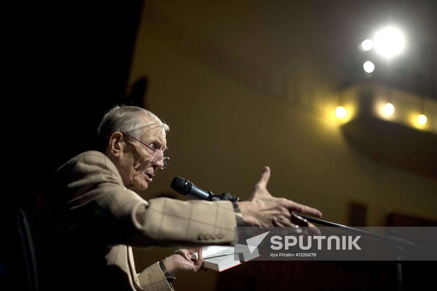 Poet Yevgeny Yevtushenko's poetic night