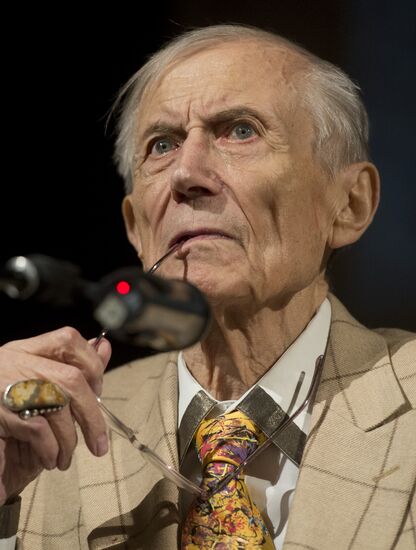 Poet Yevgeny Yevtushenko's poetic night