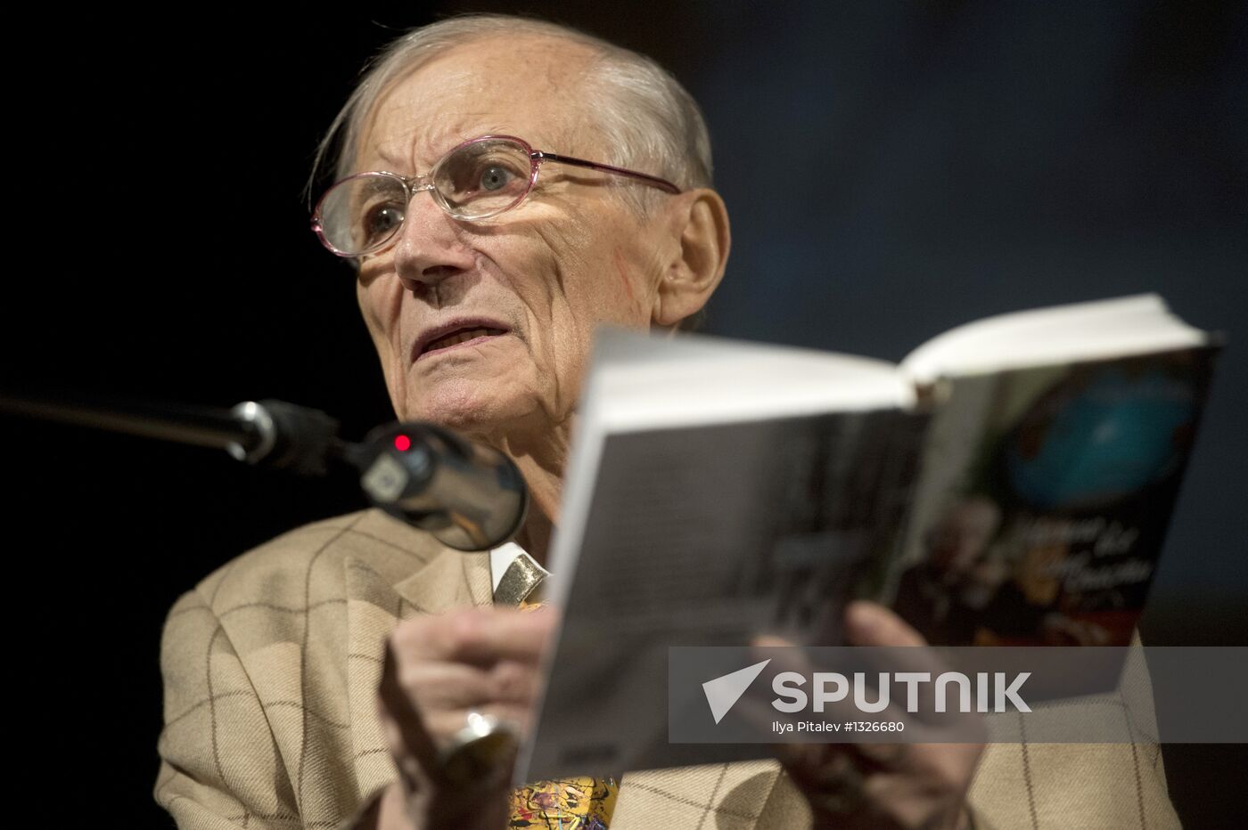 Poet Yevgeny Yevtushenko's poetic night