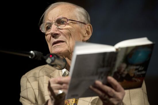 Poet Yevgeny Yevtushenko's poetic night