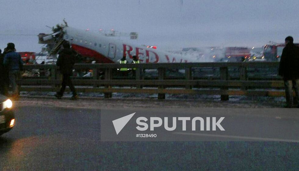 Tu-204 plane goes off landing strip at Vnukovo and catches fire
