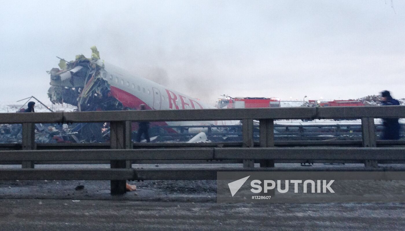 Tu-204 plane goes off landing strip at Vnukovo and catches fire