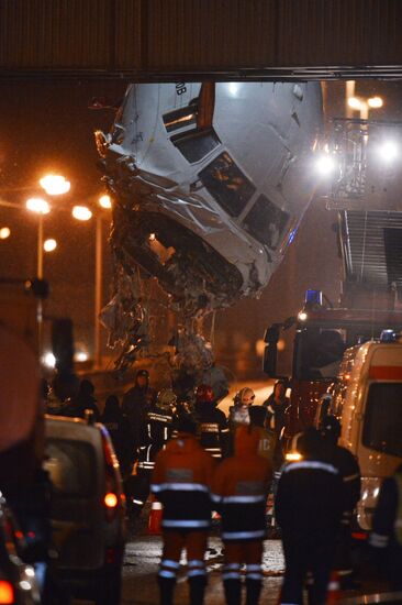 Tu-204 plane skids off runway and catches fire in Vnukovo