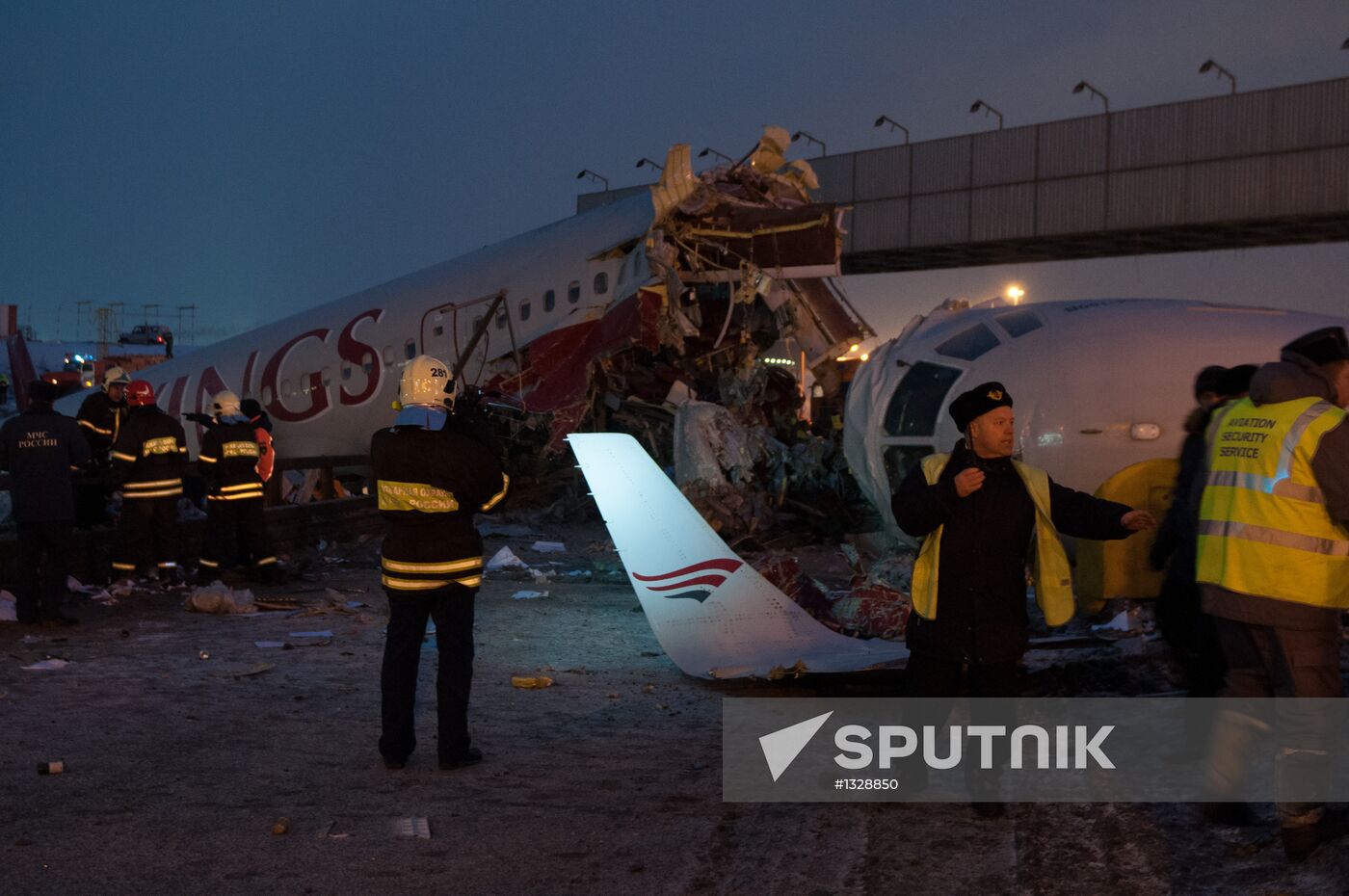 Tu-204 plane skids off runway and catches fire in Vnukovo