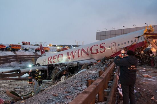 Tu-204 plane skids off runway and catches fire in Vnukovo