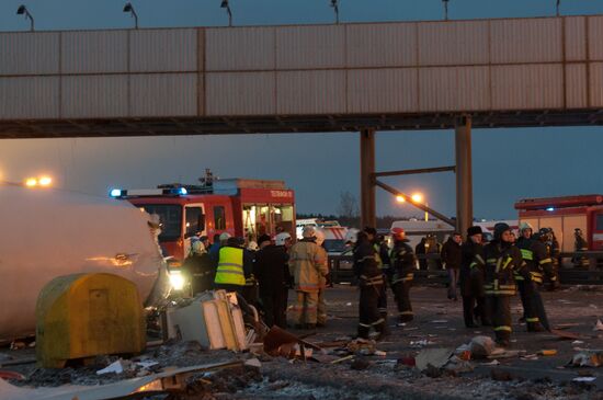 Tu-204 plane skids off runway and catches fire in Vnukovo